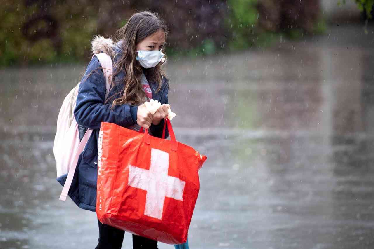Swiss voters approve ban on most people carrying knives