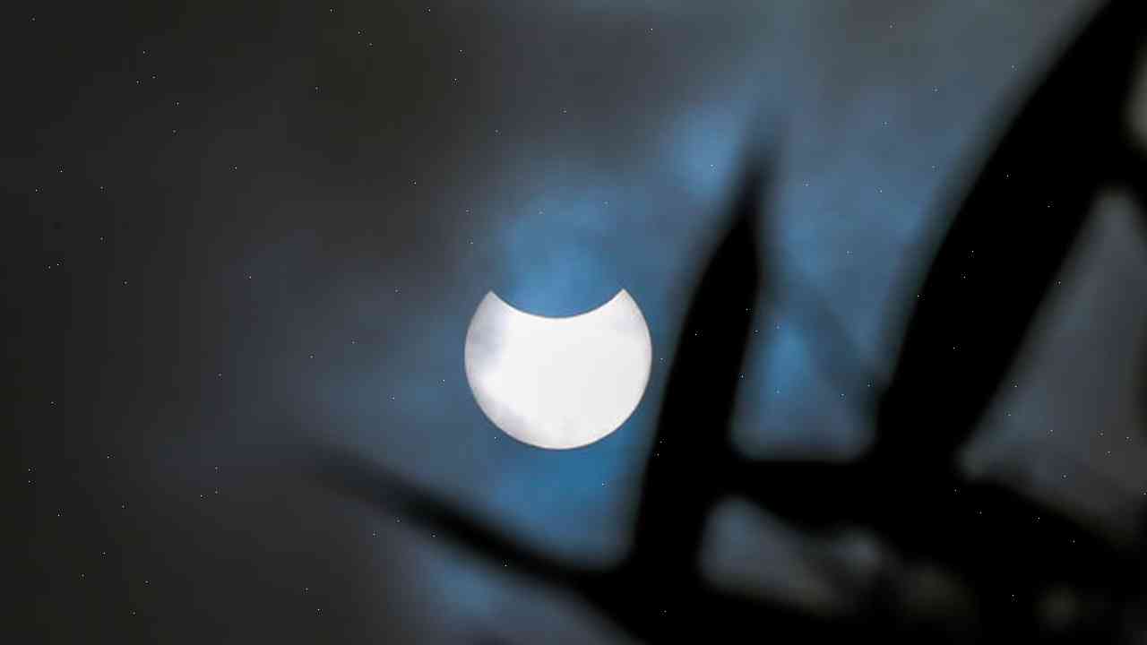 WATCH: Slick Shadowmaking from a Lunar Eclipse
