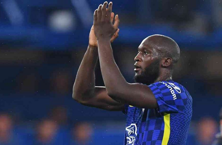 Romelu Lukaku: football managers and players must talk to each other
