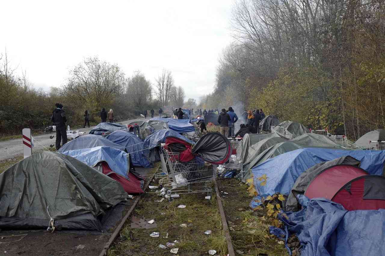 In Calais: Undocumented migrants vow to try to reach UK