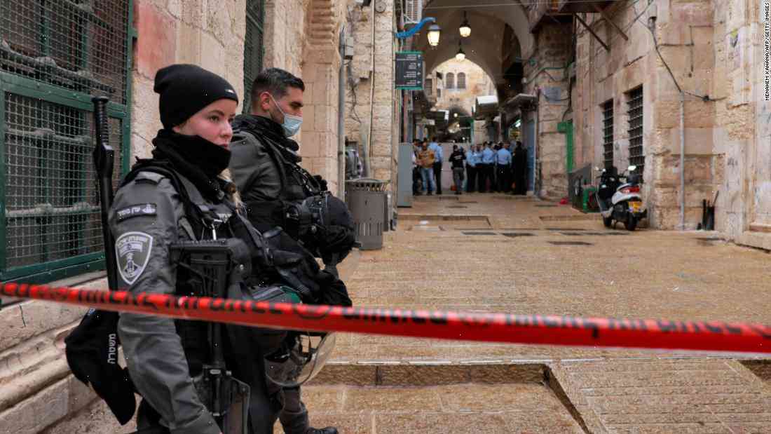 Palestinian kills Israeli, wounds 4 others in first attack since October